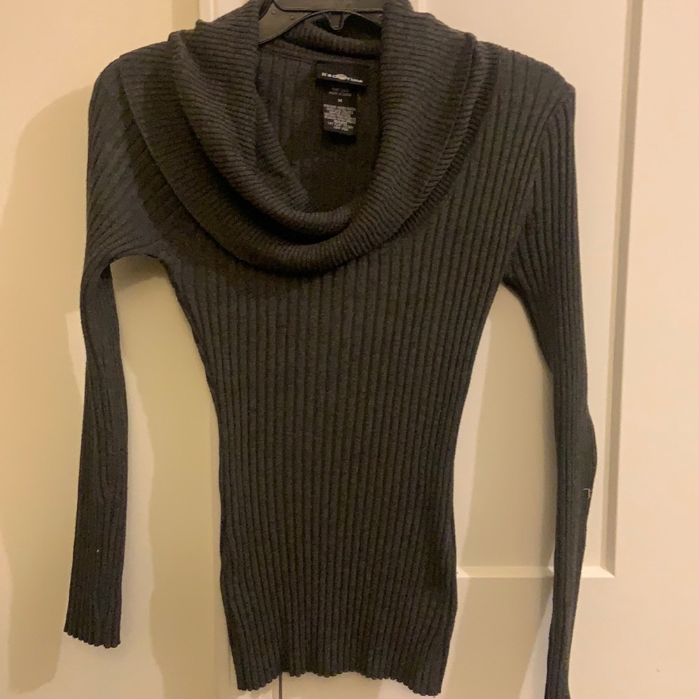 Cute fitted dress up top